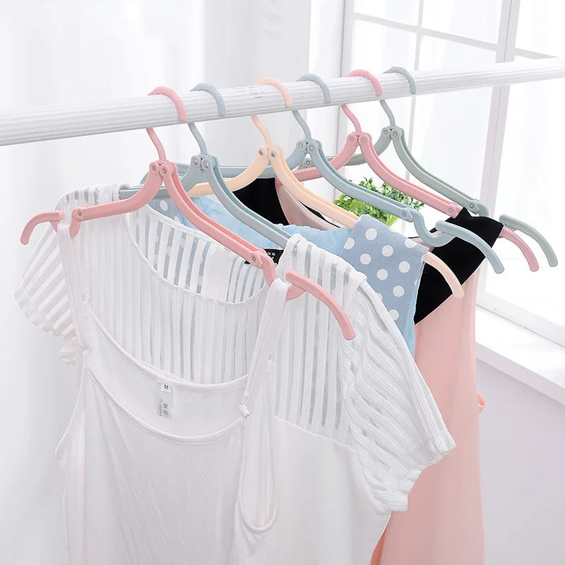 Multifunctional plastic foldable clothes hanger travel space saving simple clothes support creative portable clothes hanger